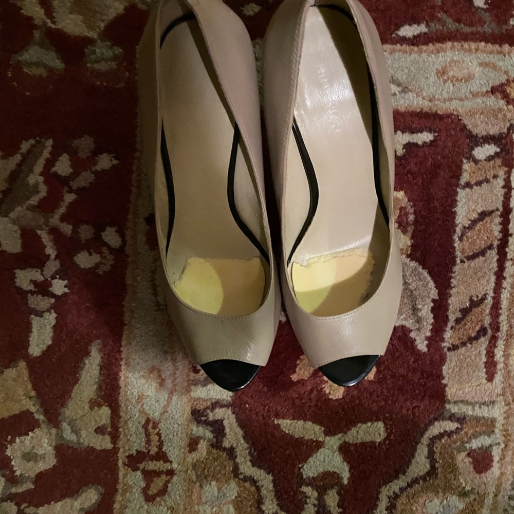 Pumps - Picture 3 of 4